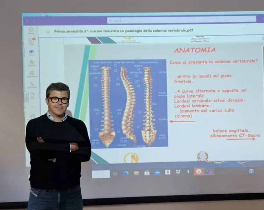 I CHIRURGHI ORTOPEDICI DELLA CLINICA SAN FRANCESCO DI VERONA PER LA FORMAZIONE DI GIOVANI LICEALI