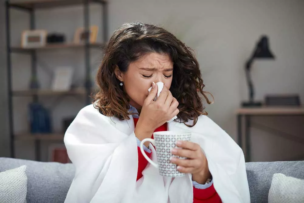 Prevenire l’influenza: consigli utili per affrontare l’inverno